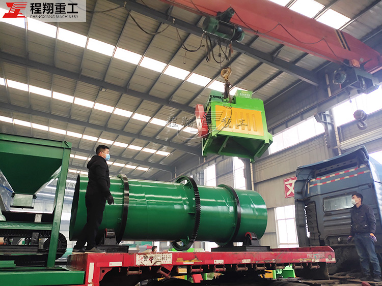 復合肥生產線、6臺對輥擠壓造粒機發貨