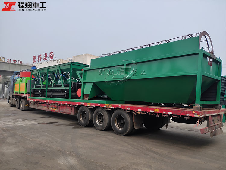 復合肥生產線、6臺對輥擠壓造粒機發貨